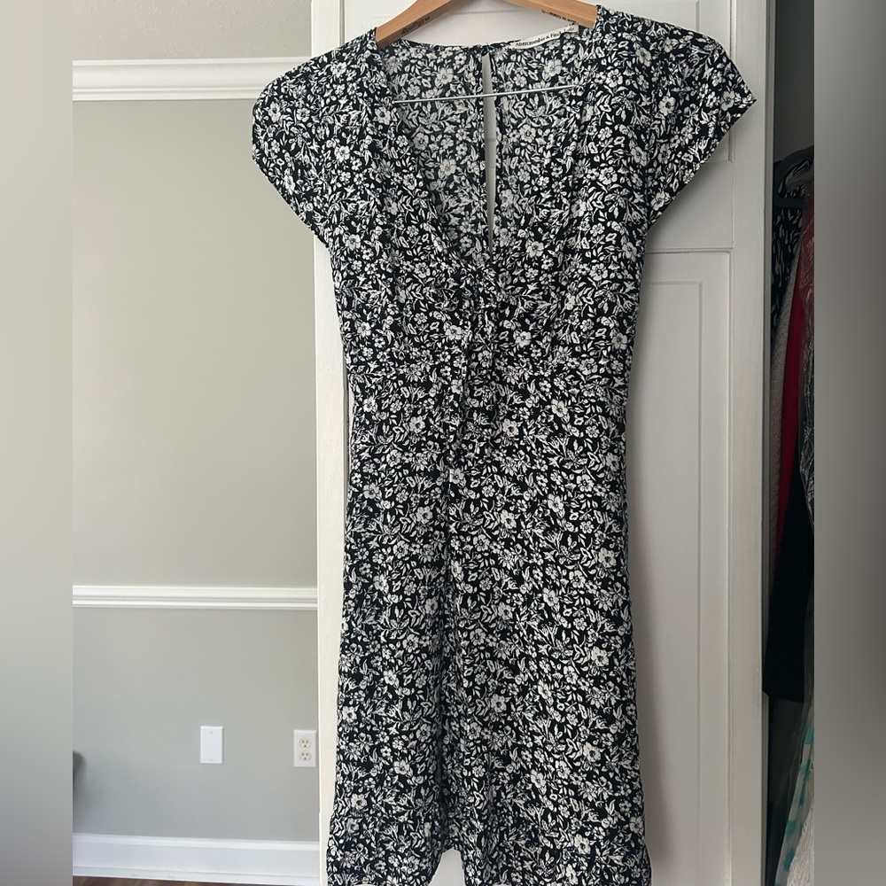 Abercrombie & Fitch Black and White Floral Mini Dress